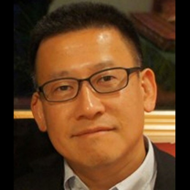 headshot of Phillip Yang
